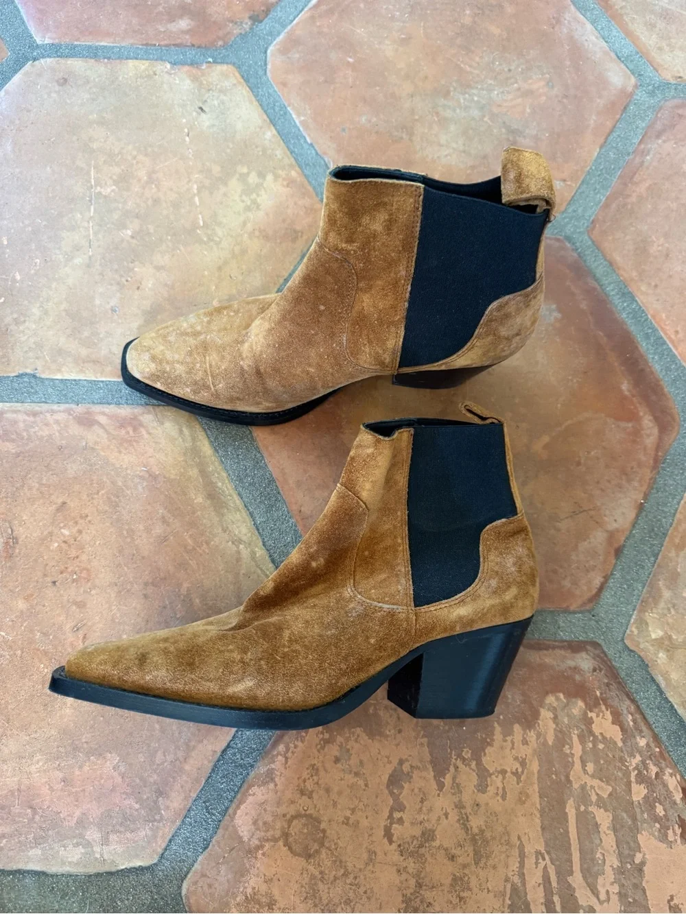 Everlane Suede Chelsea Boot in Cognac and Black